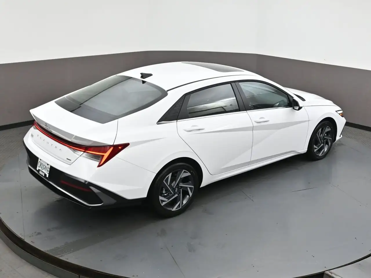Hyundai ELANTRA снимка Hyundai ELANTRA