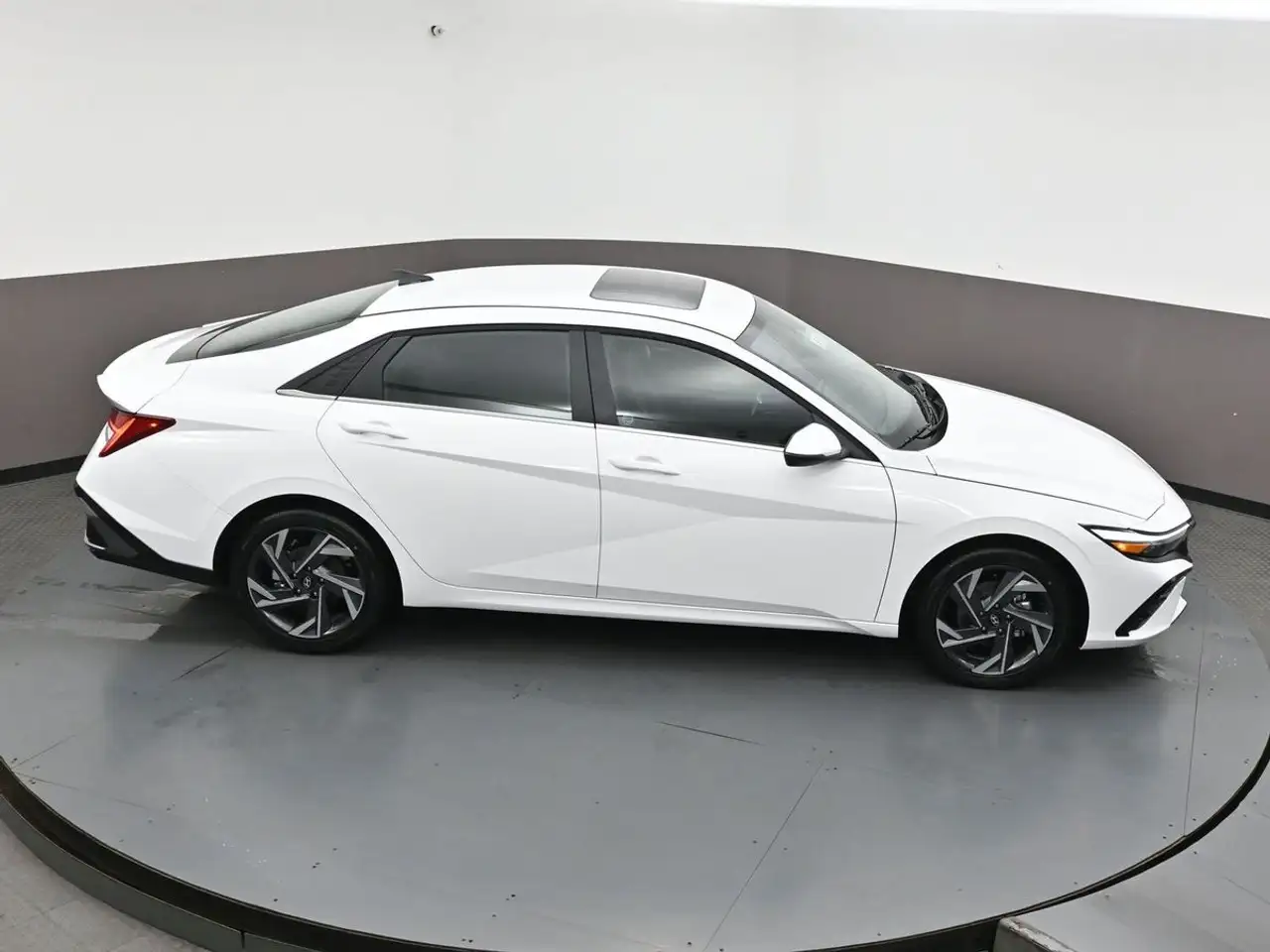 Hyundai ELANTRA снимка Hyundai ELANTRA