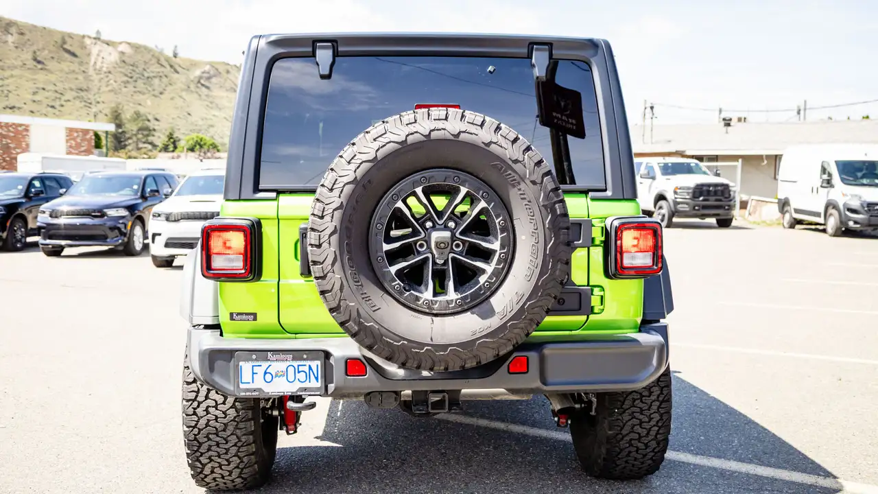 Jeep Wrangler photo Jeep Wrangler