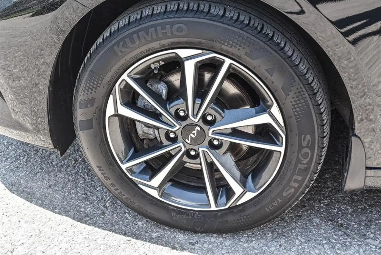 Kia Forte снимка Kia Forte