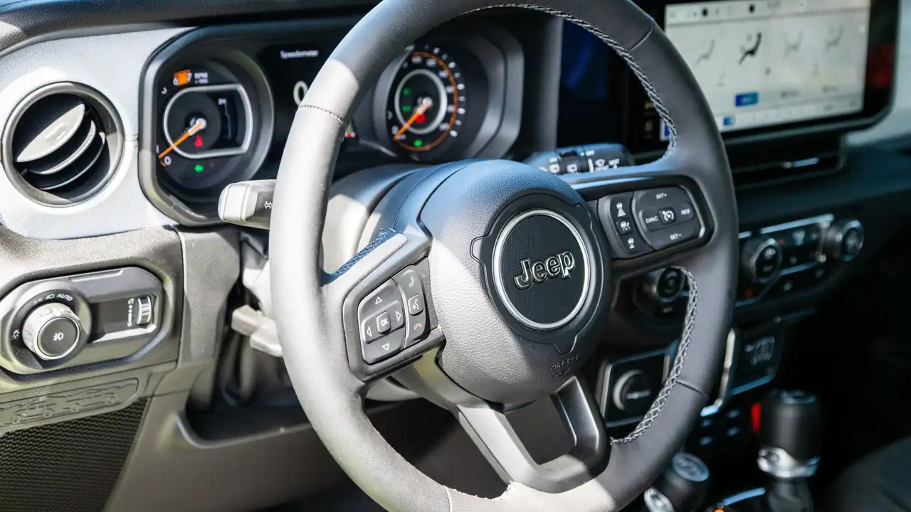 Jeep Wrangler photo Jeep Wrangler