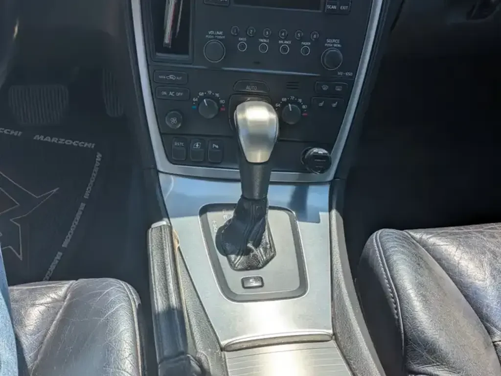 Volvo V70 снимка Volvo V70