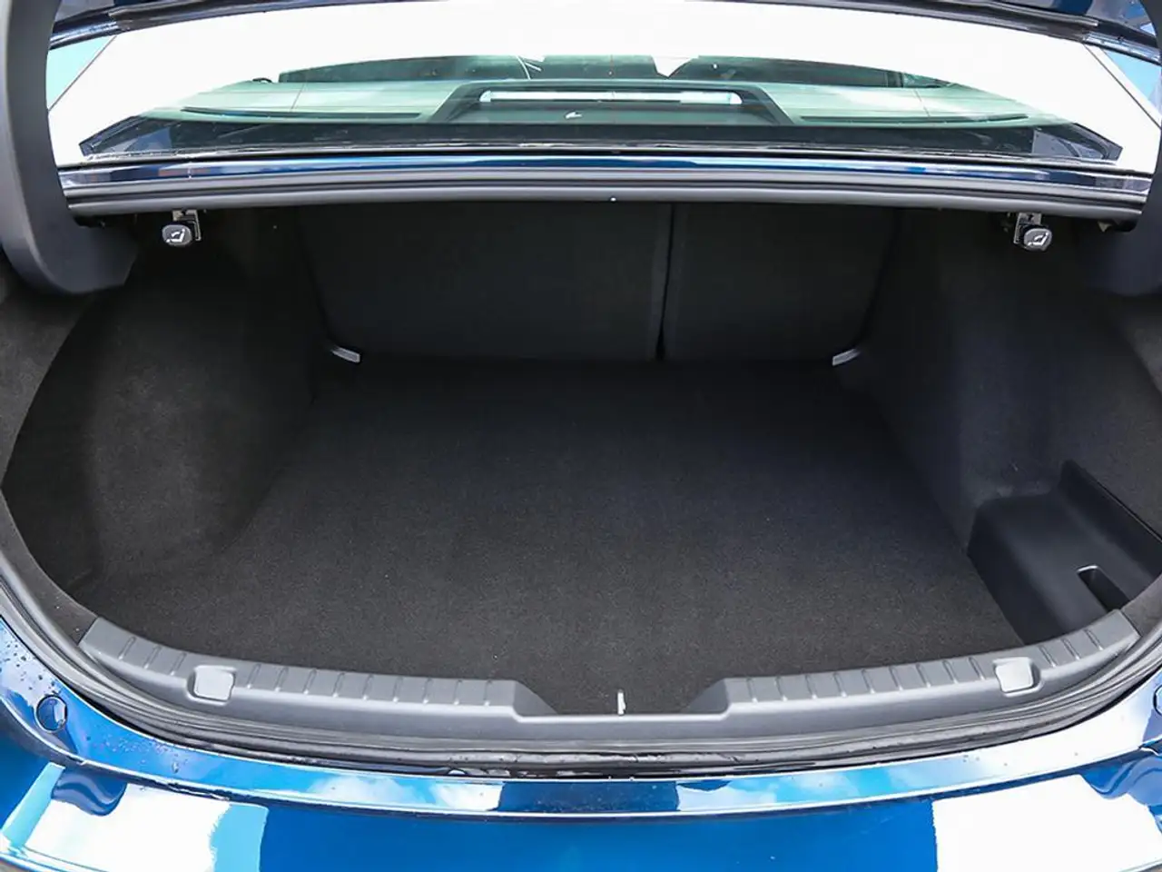 Mazda 3 снимка Mazda 3