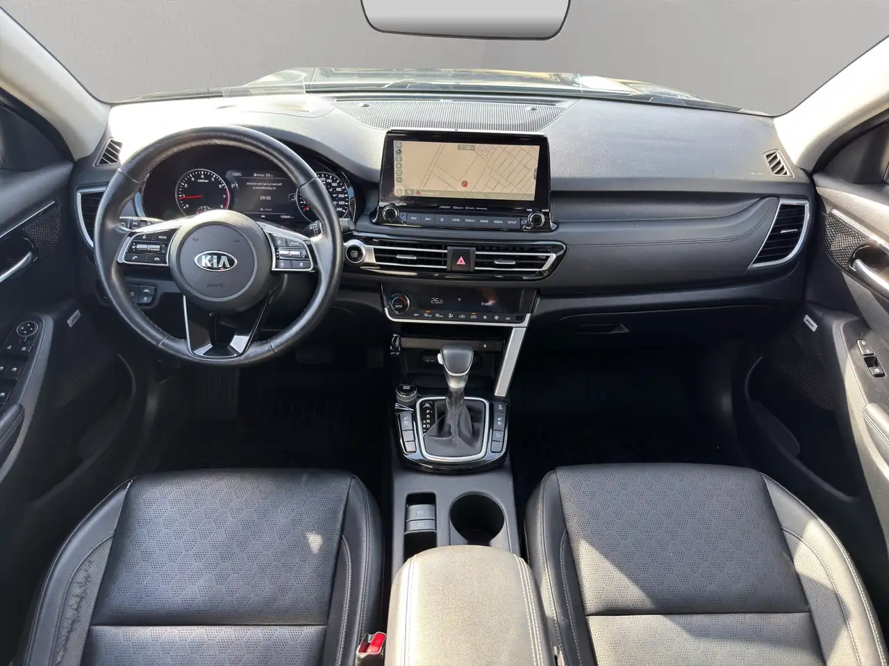 Kia Seltos photo Kia Seltos