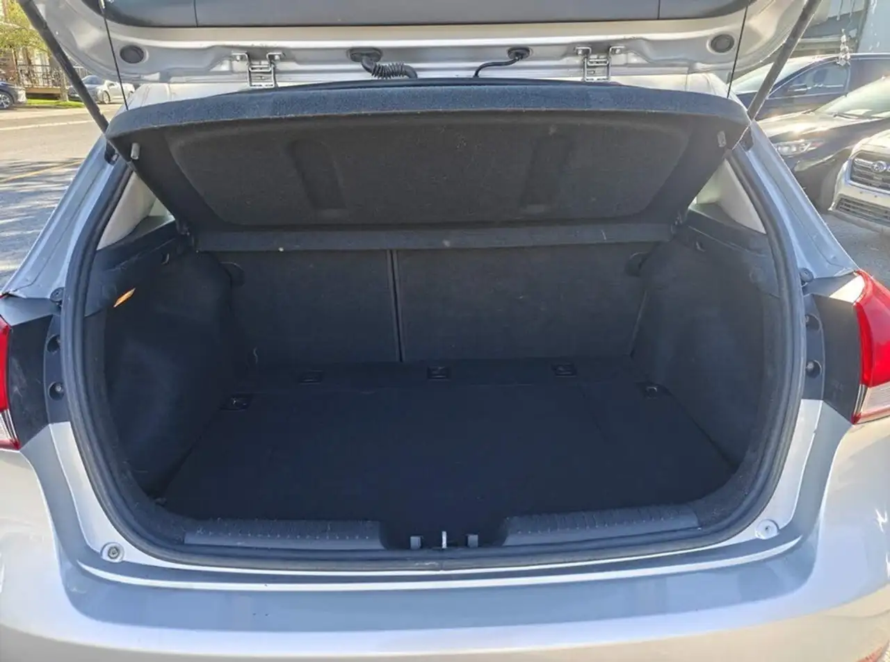 Kia Forte снимка Kia Forte