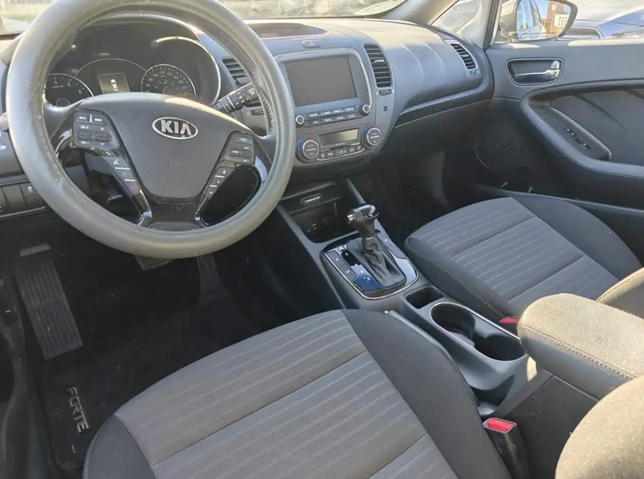Kia Forte снимка Kia Forte