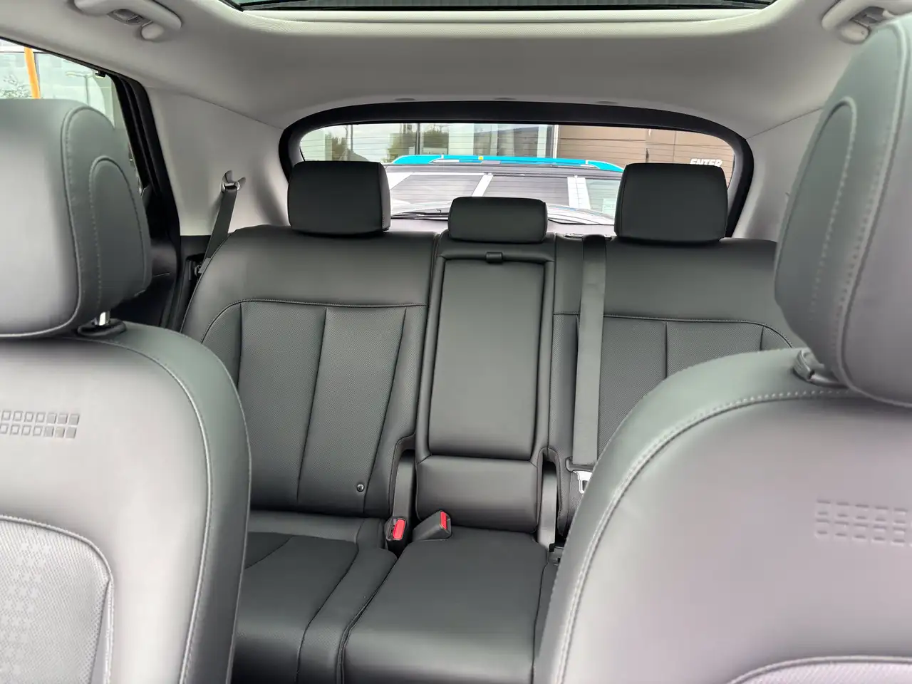 Hyundai IONIQ 5 photo Hyundai IONIQ 5