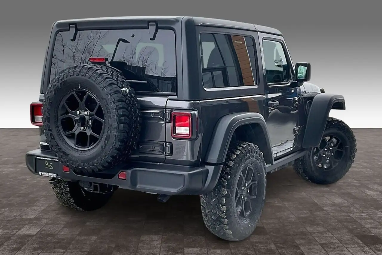 Jeep Wrangler photo Jeep Wrangler