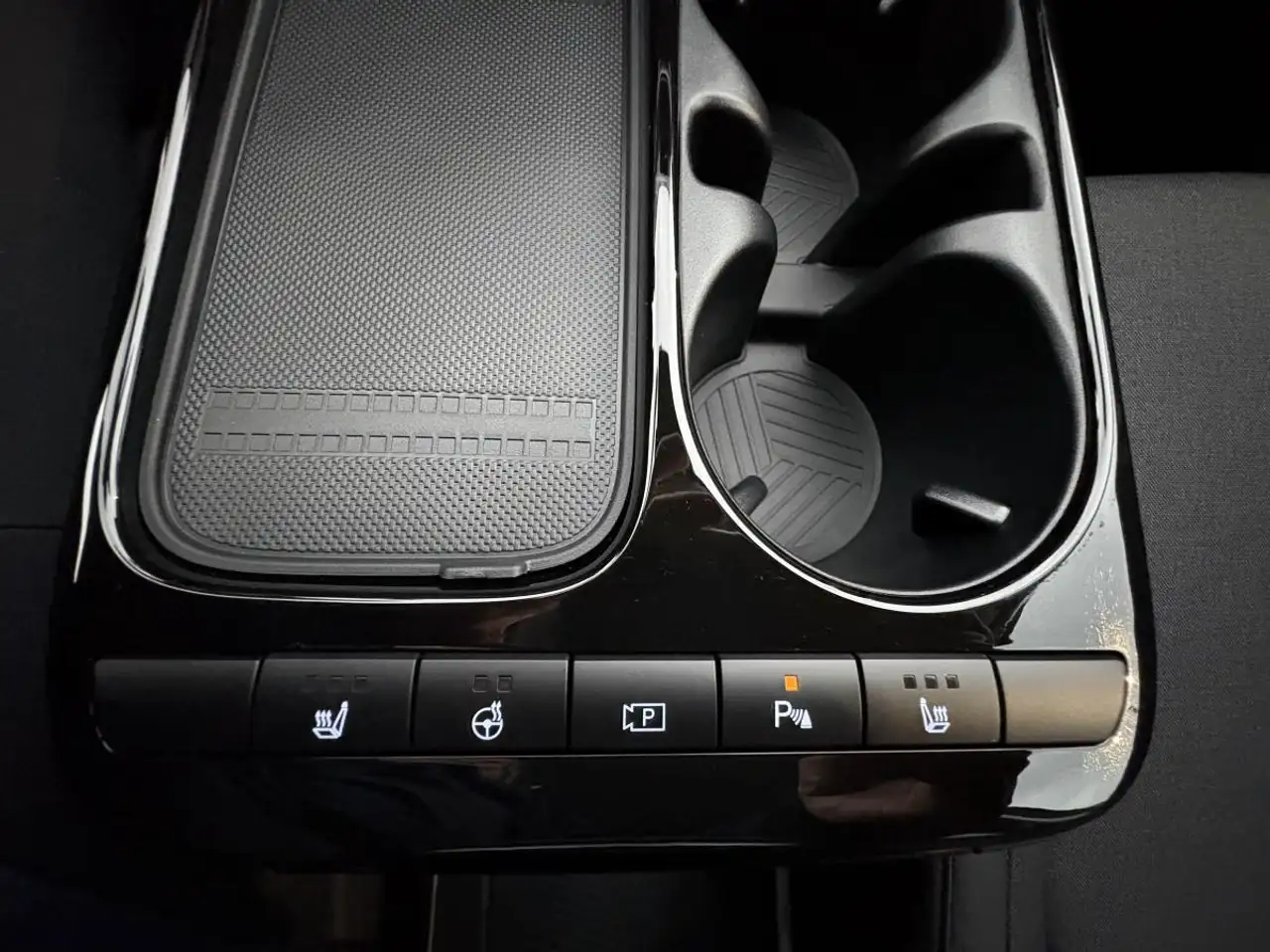Hyundai IONIQ 5 снимка Hyundai IONIQ 5