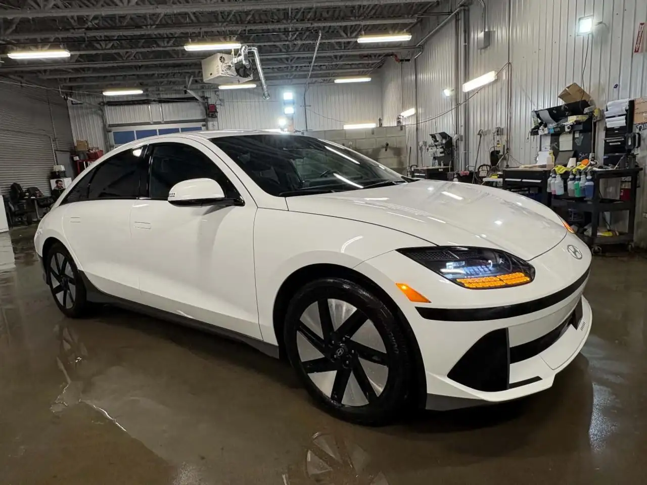 Hyundai IONIQ 6 снимка Hyundai IONIQ 6