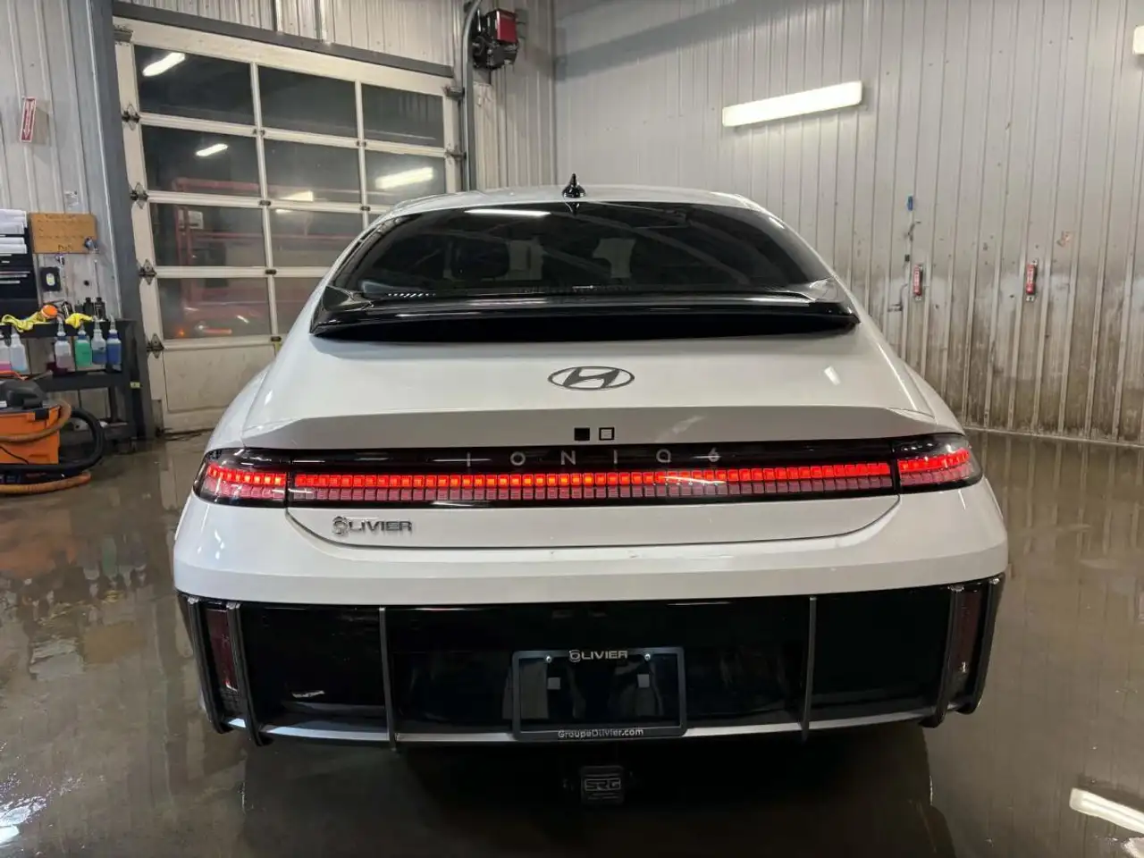 Hyundai IONIQ 6 снимка Hyundai IONIQ 6