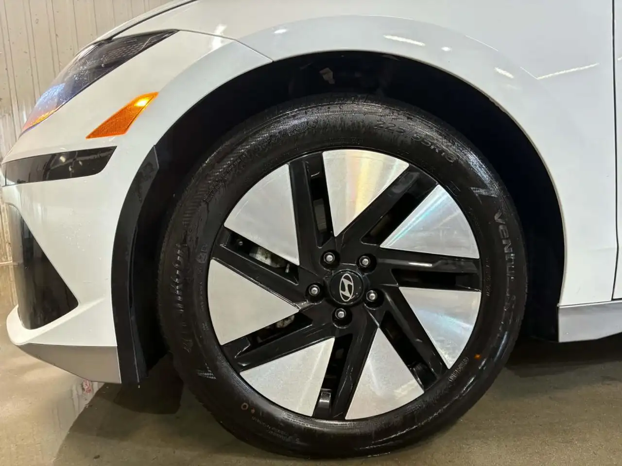 Hyundai IONIQ 6 снимка Hyundai IONIQ 6