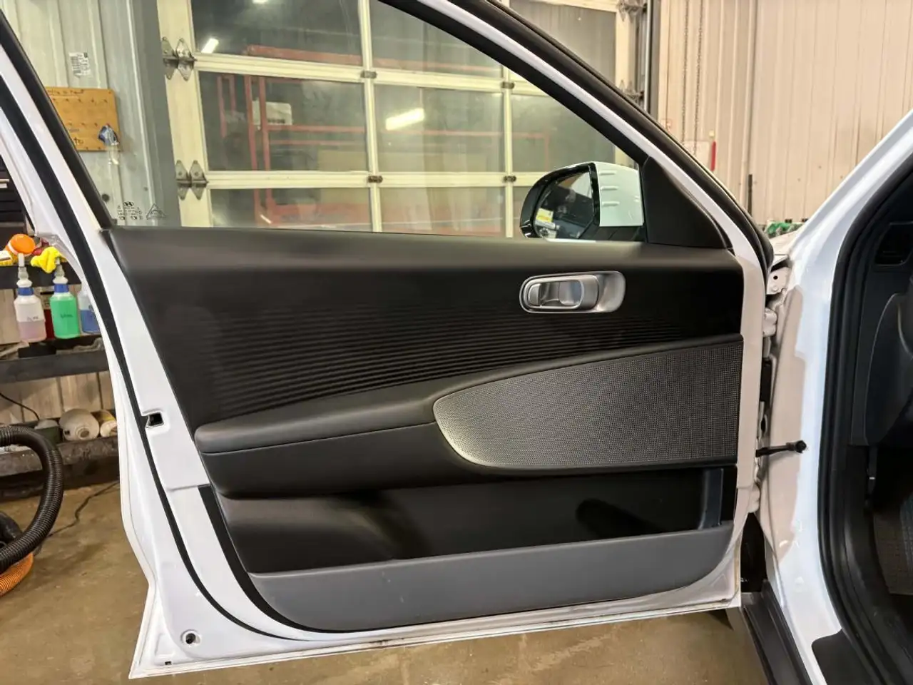 Hyundai IONIQ 6 снимка Hyundai IONIQ 6