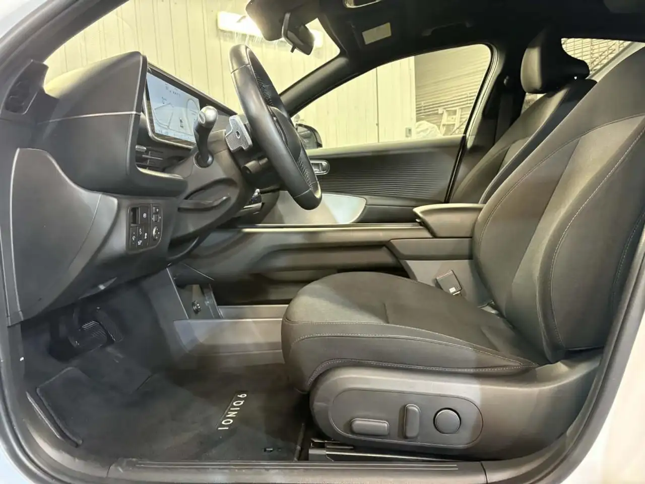 Hyundai IONIQ 6 снимка Hyundai IONIQ 6