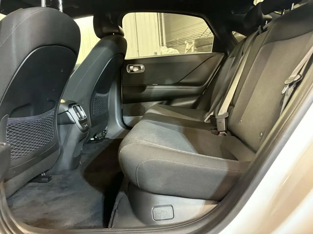 Hyundai IONIQ 6 снимка Hyundai IONIQ 6