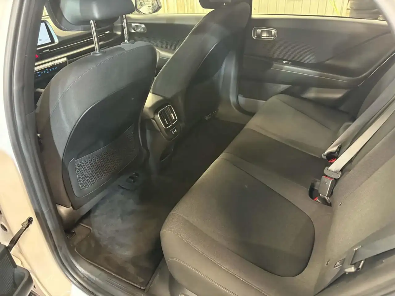 Hyundai IONIQ 6 снимка Hyundai IONIQ 6