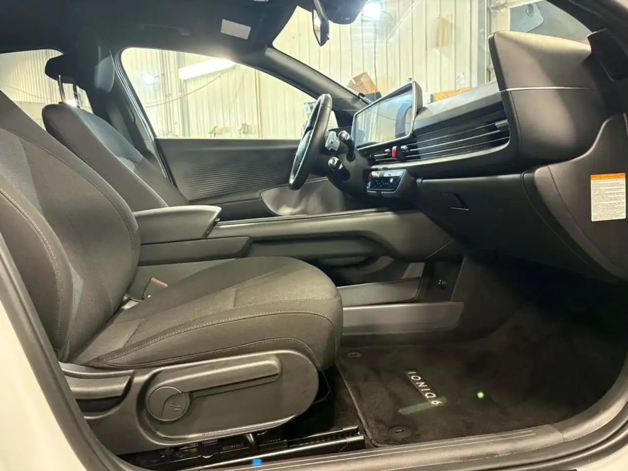 Hyundai IONIQ 6 снимка Hyundai IONIQ 6