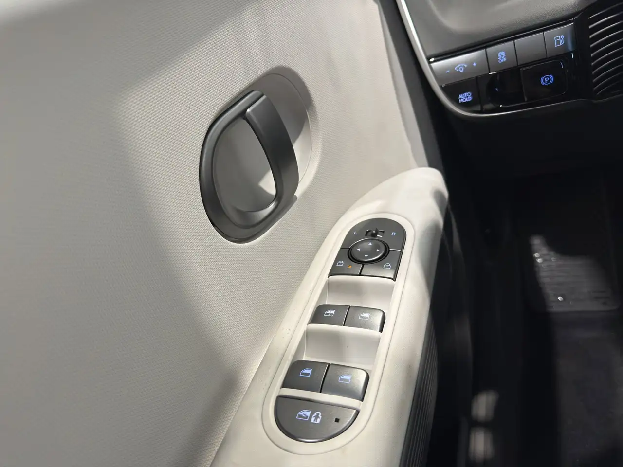 Hyundai IONIQ 5 снимка Hyundai IONIQ 5