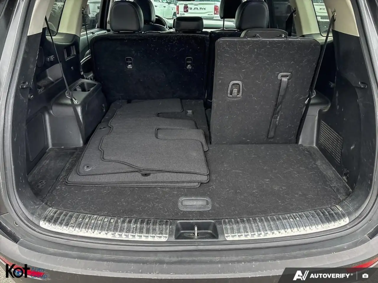 Kia Telluride снимка Kia Telluride