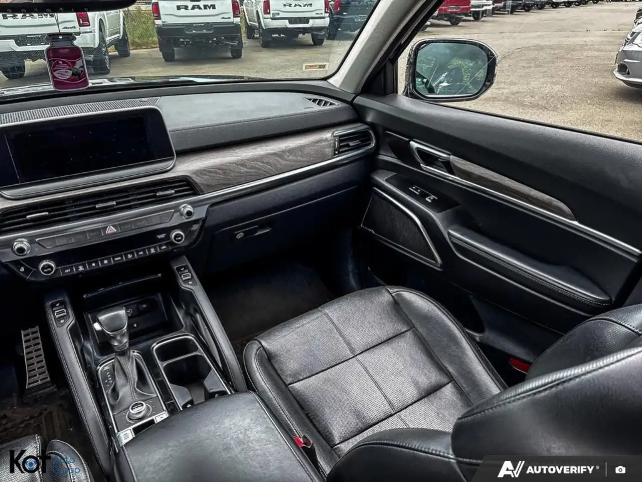 Kia Telluride снимка Kia Telluride