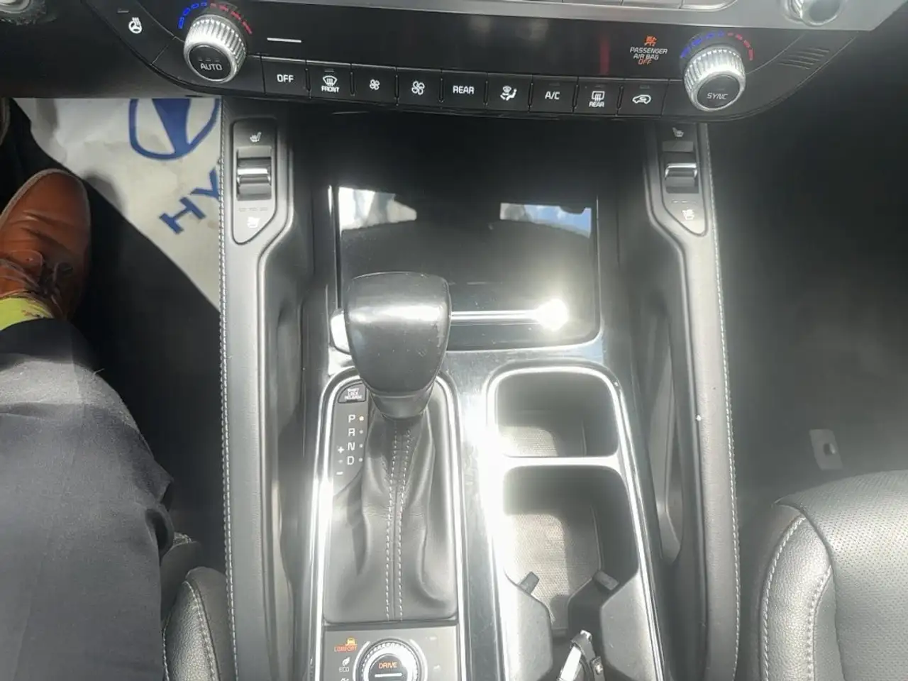 Kia Telluride снимка Kia Telluride