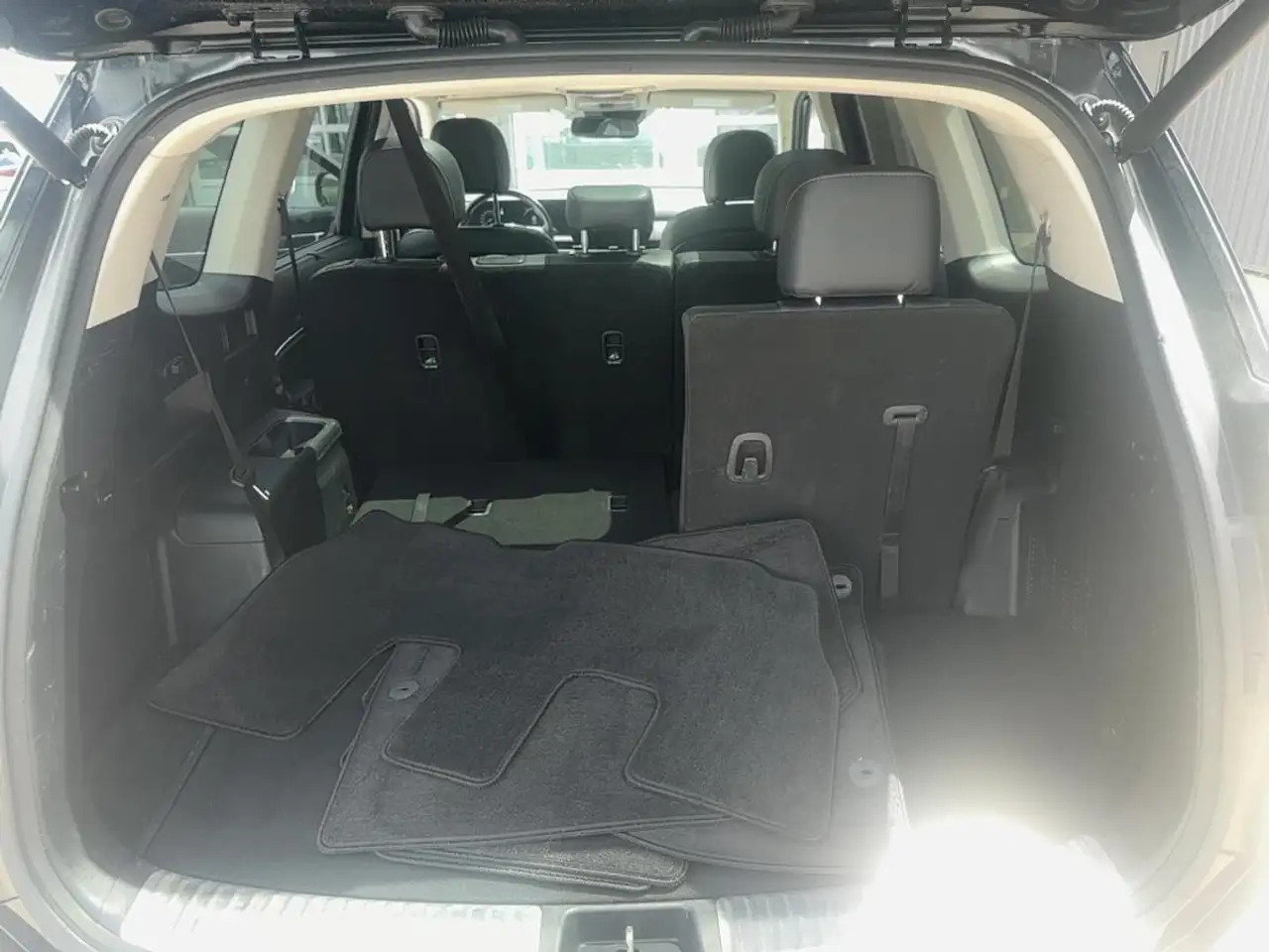 Kia Telluride снимка Kia Telluride