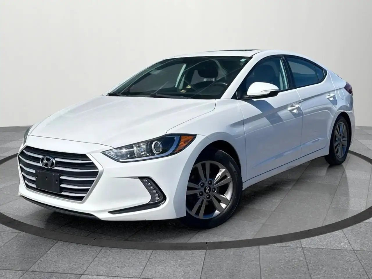 Hyundai ELANTRA снимка Hyundai ELANTRA