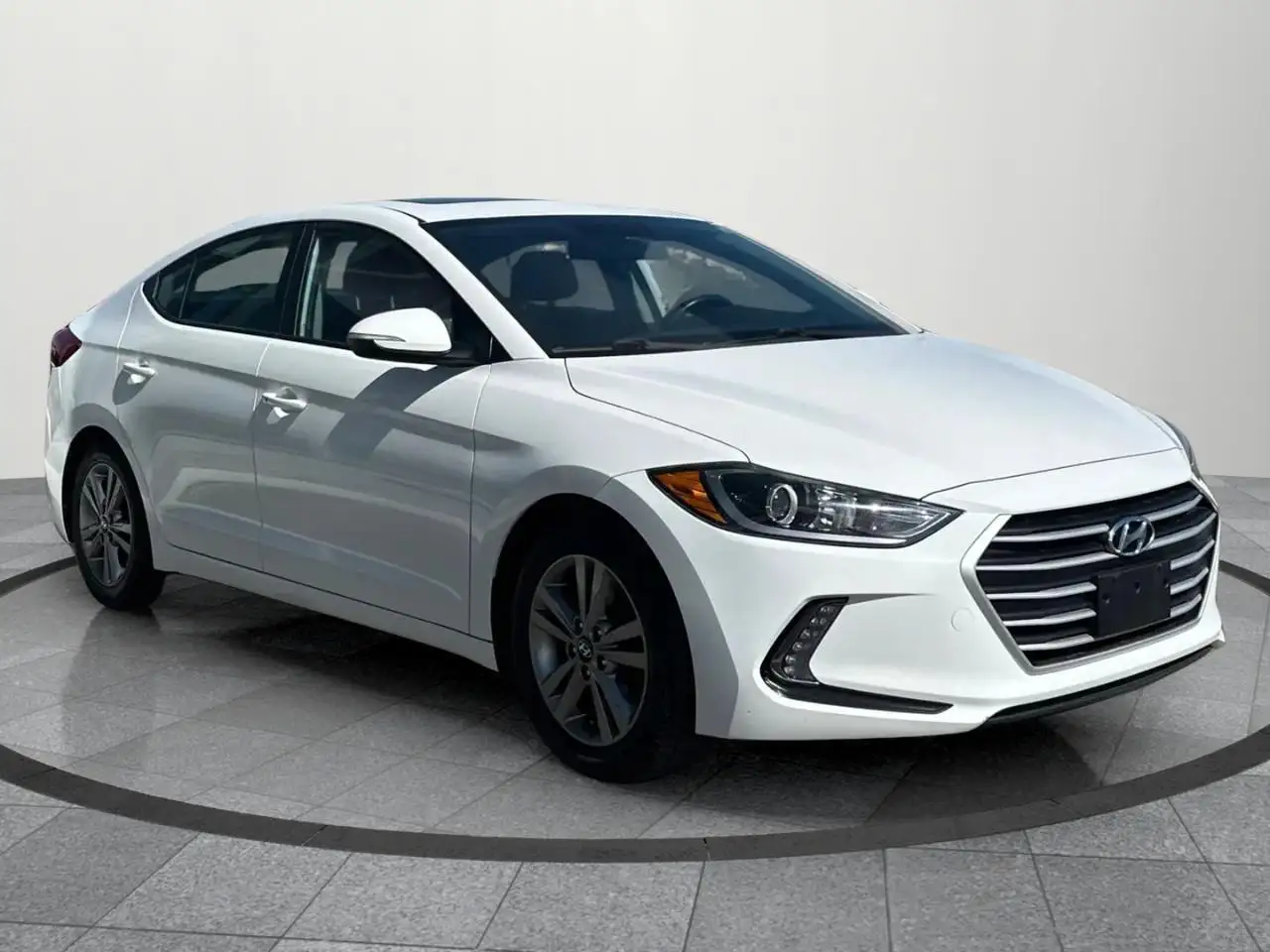 Hyundai ELANTRA снимка Hyundai ELANTRA