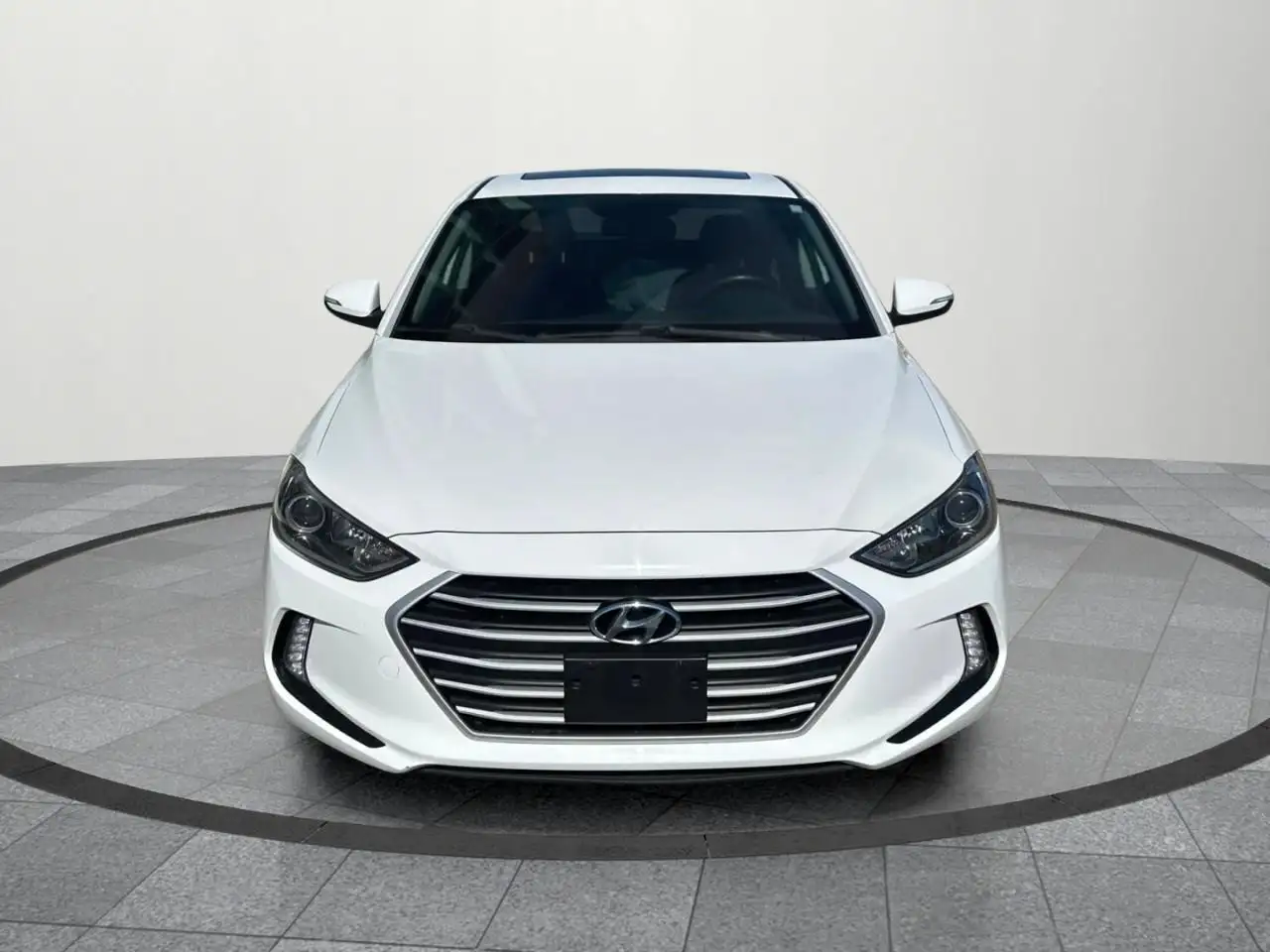 Hyundai ELANTRA снимка Hyundai ELANTRA