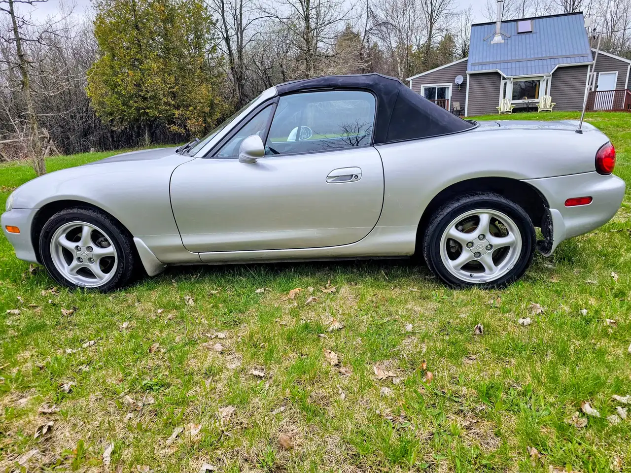Mazda MX-5 Miata photo Mazda MX-5 Miata
