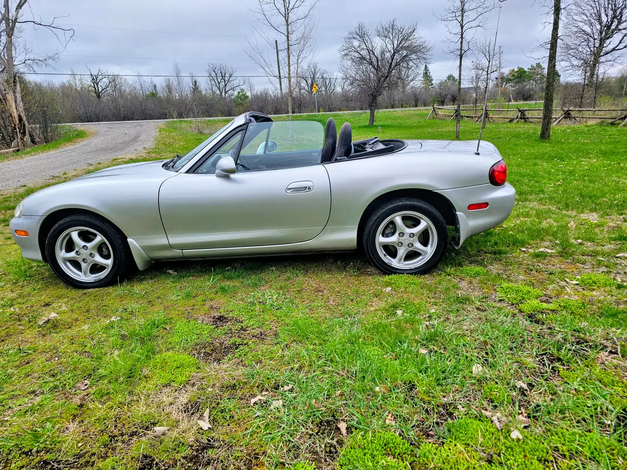 Mazda MX-5 Miata photo Mazda MX-5 Miata