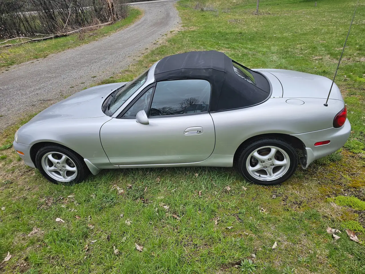 Mazda MX-5 Miata photo Mazda MX-5 Miata