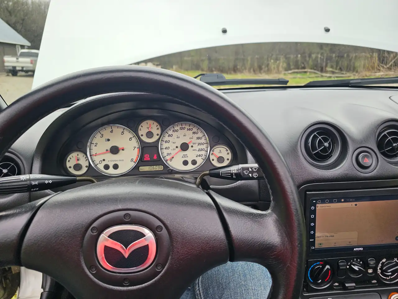 Mazda MX-5 Miata photo Mazda MX-5 Miata