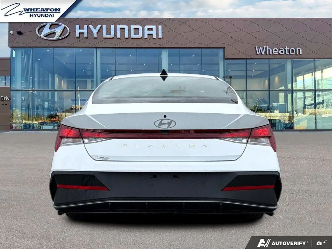 Hyundai ELANTRA снимка Hyundai ELANTRA