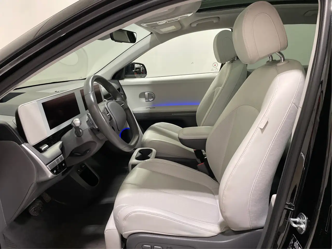 Hyundai IONIQ 5 photo Hyundai IONIQ 5
