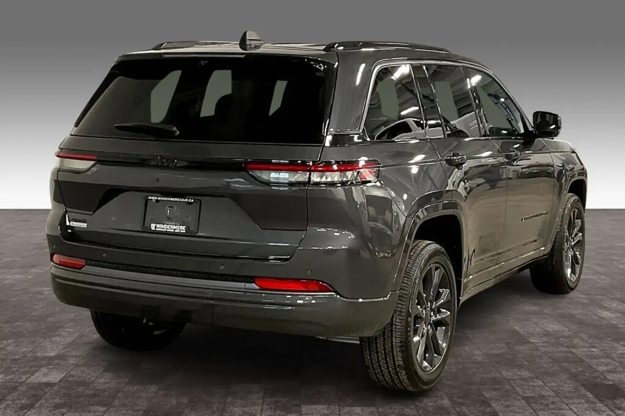 Jeep Grand Cherokee снимка Jeep Grand Cherokee