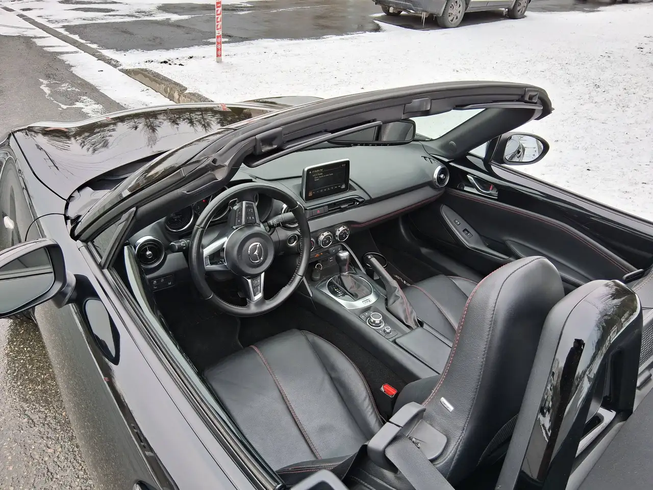 Mazda MX-5 Miata photo Mazda MX-5 Miata