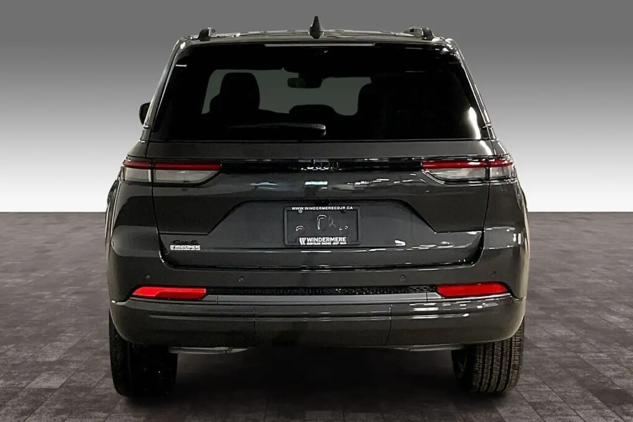Jeep Grand Cherokee снимка Jeep Grand Cherokee