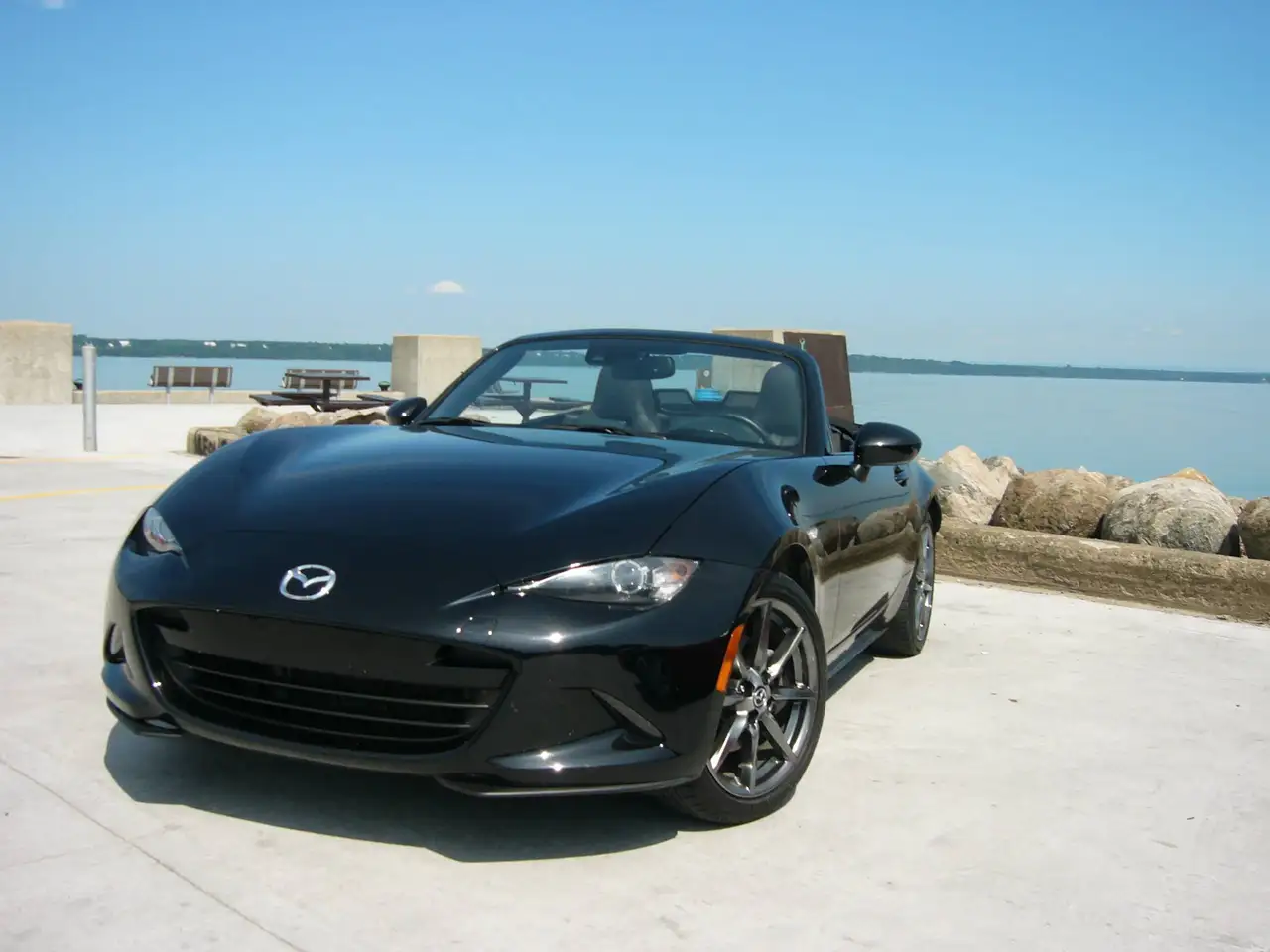 Mazda MX-5 Miata photo Mazda MX-5 Miata