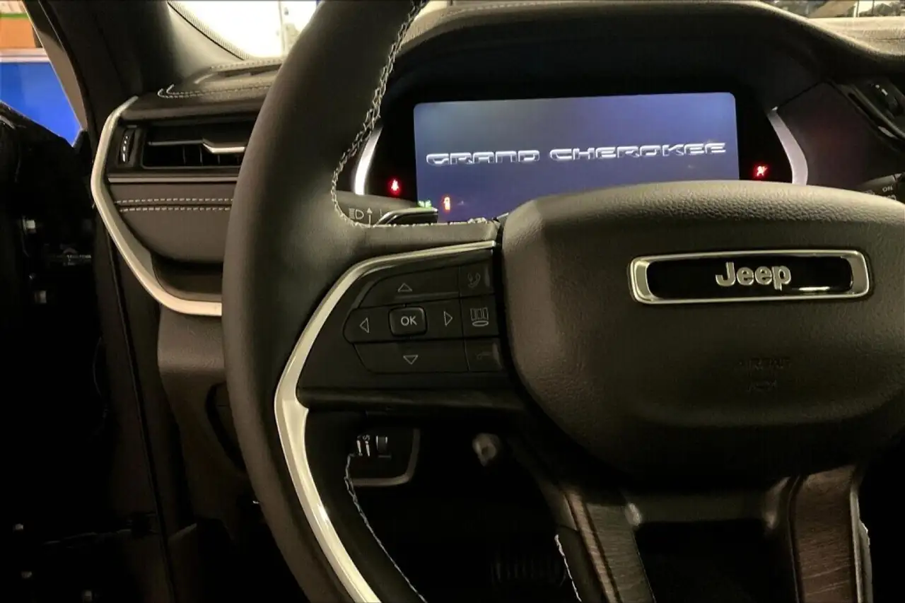 Jeep Grand Cherokee снимка Jeep Grand Cherokee