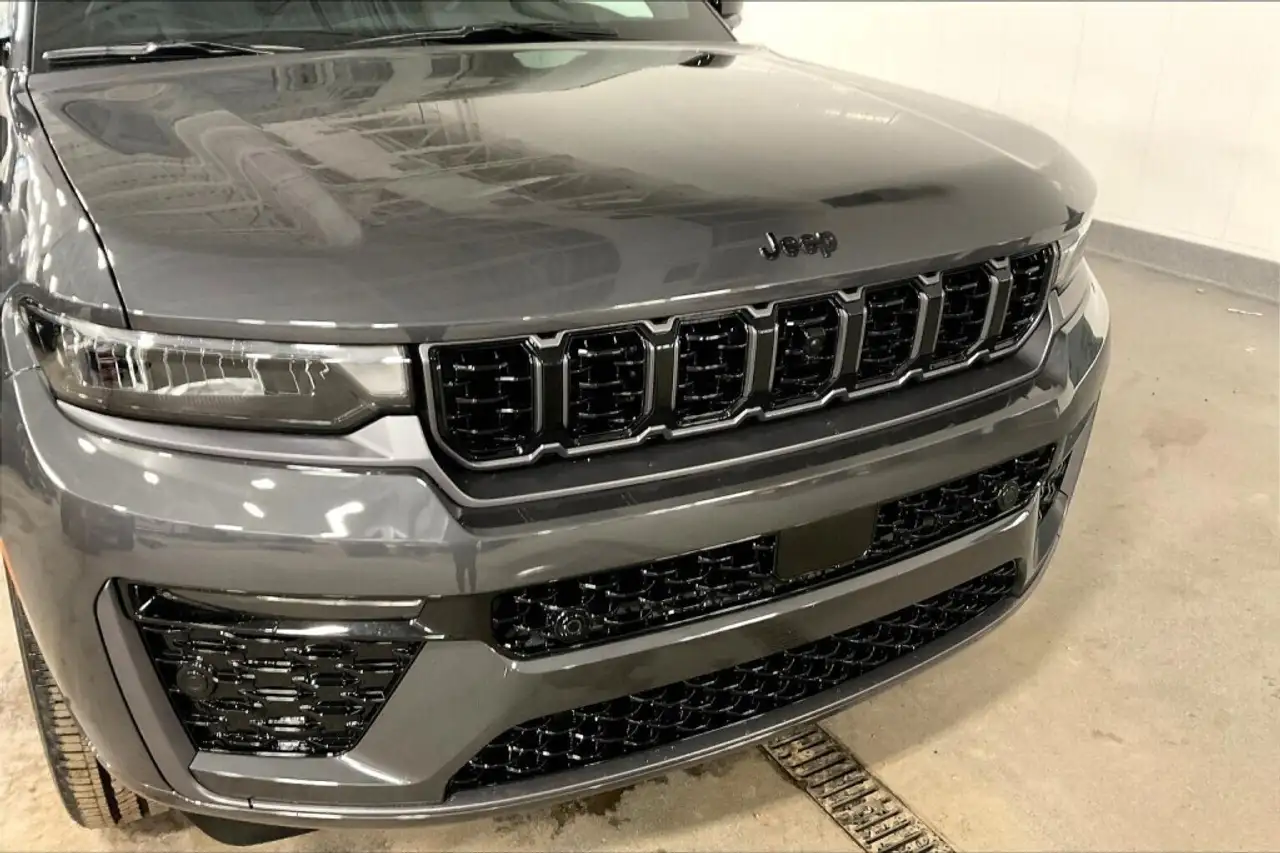 Jeep Grand Cherokee снимка Jeep Grand Cherokee