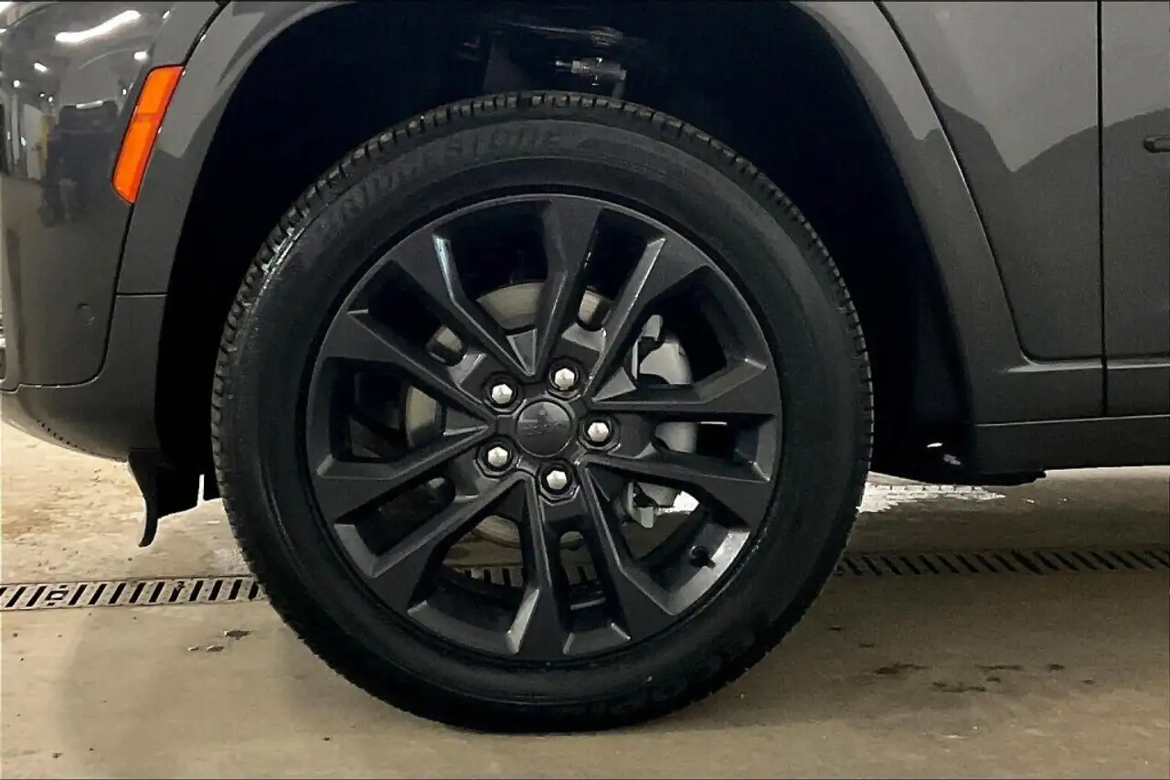 Jeep Grand Cherokee снимка Jeep Grand Cherokee