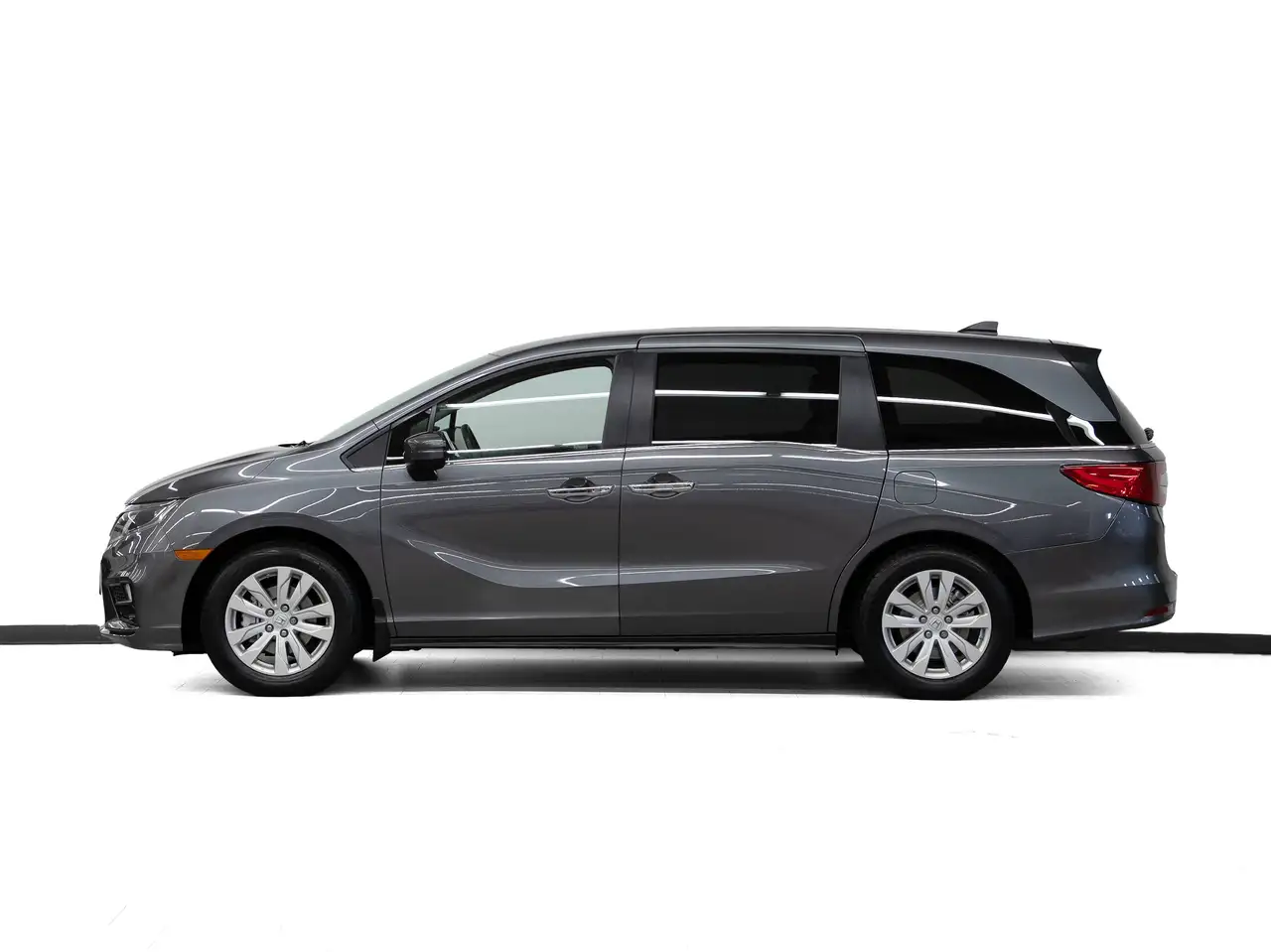 Honda Odyssey снимка Honda Odyssey