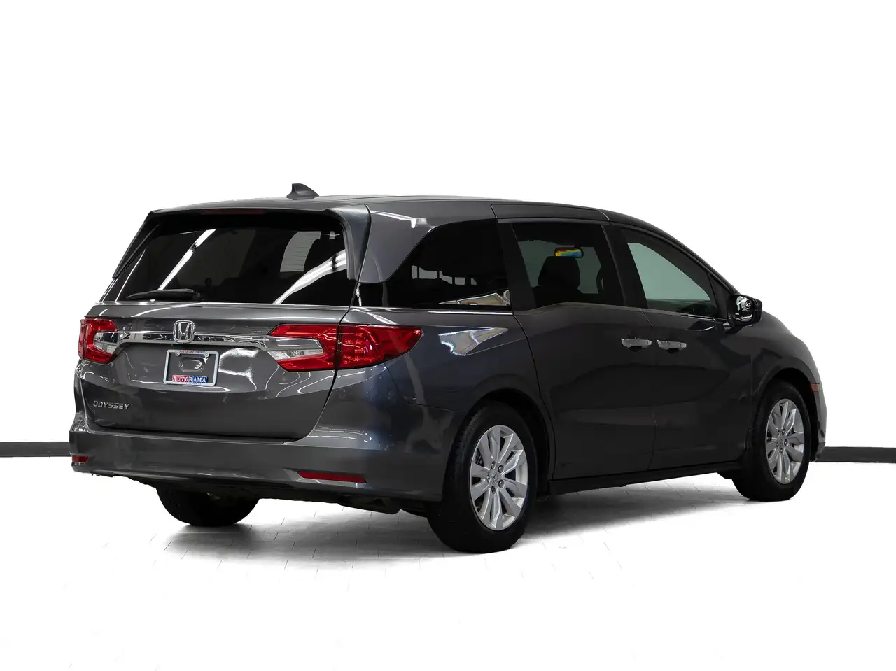 Honda Odyssey снимка Honda Odyssey