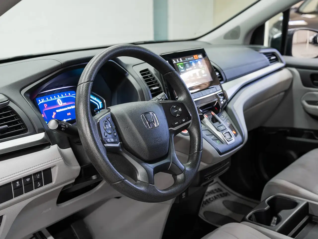 Honda Odyssey снимка Honda Odyssey