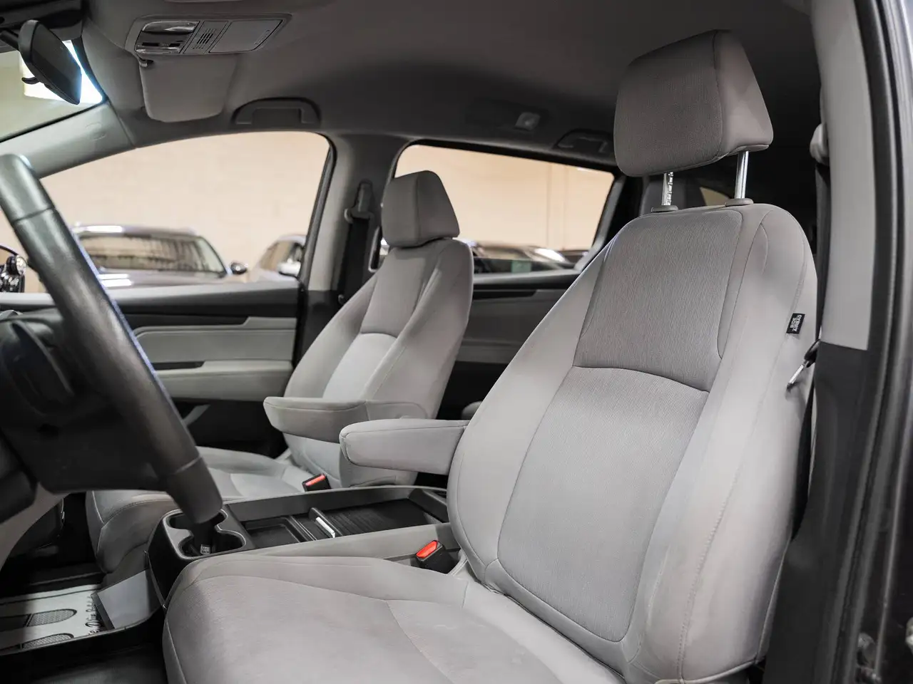 Honda Odyssey снимка Honda Odyssey