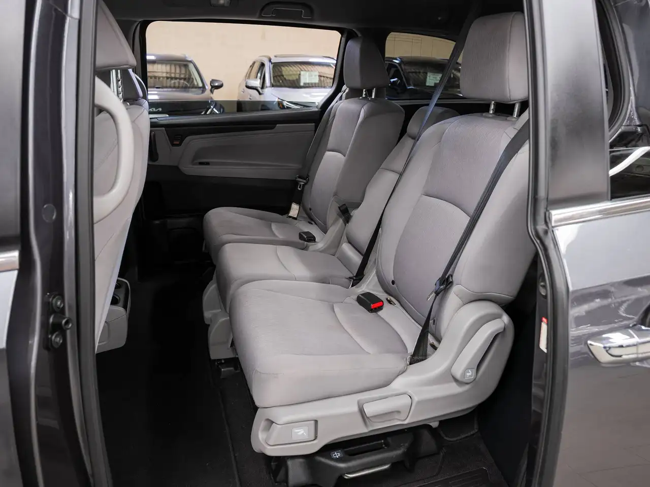 Honda Odyssey снимка Honda Odyssey