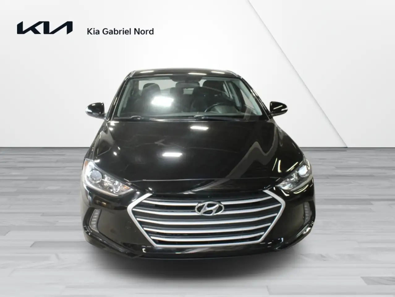 Hyundai ELANTRA photo Hyundai ELANTRA