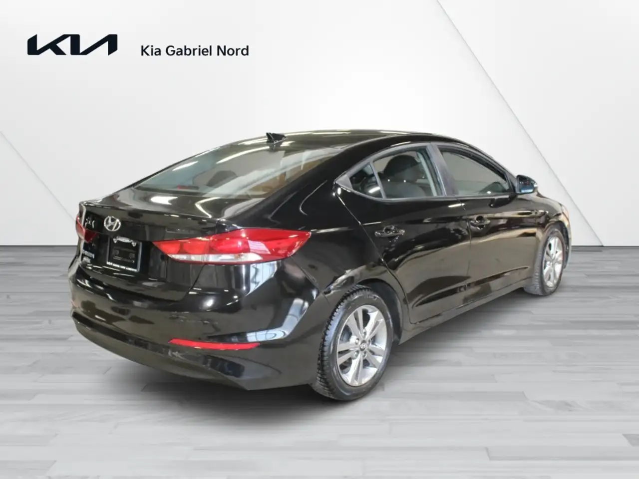 Hyundai ELANTRA photo Hyundai ELANTRA