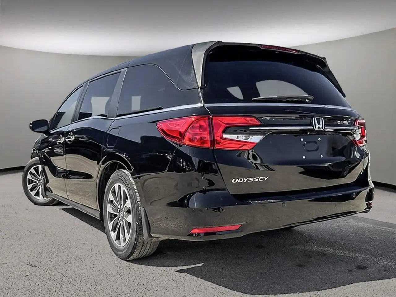 Honda Odyssey снимка Honda Odyssey